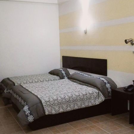 Metro Park Hotel Mandaue Cebu Δωμάτιο φωτογραφία